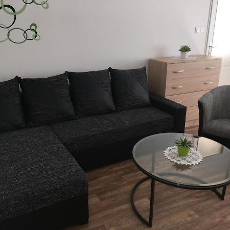 Apartmany Toufar 泰尔奇 外观 照片