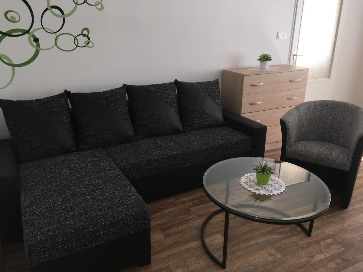 Apartmany Toufar 泰尔奇 外观 照片