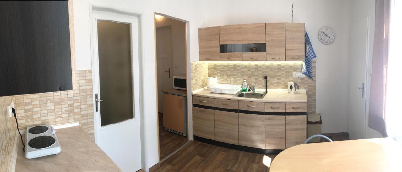 Apartmany Toufar 泰尔奇 外观 照片
